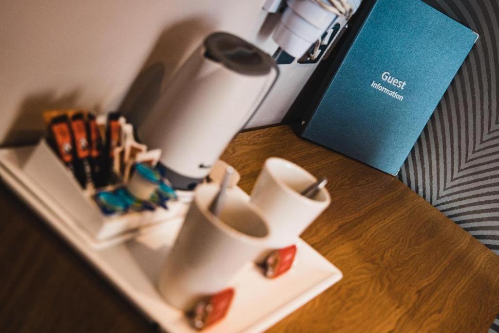 Oyo The Red Lion Hotel Лутон Екстер'єр фото